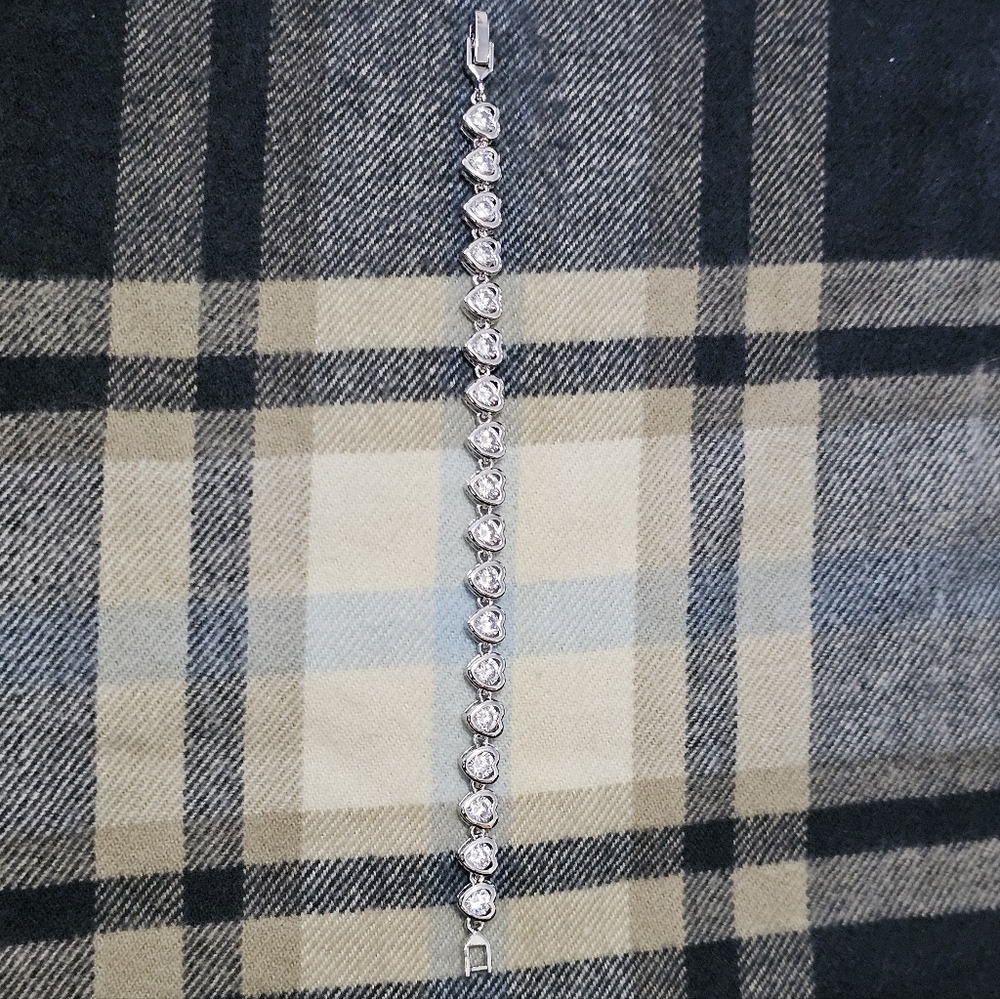 Elegant Silver Tone Heart  Bracelet with Clear Stones